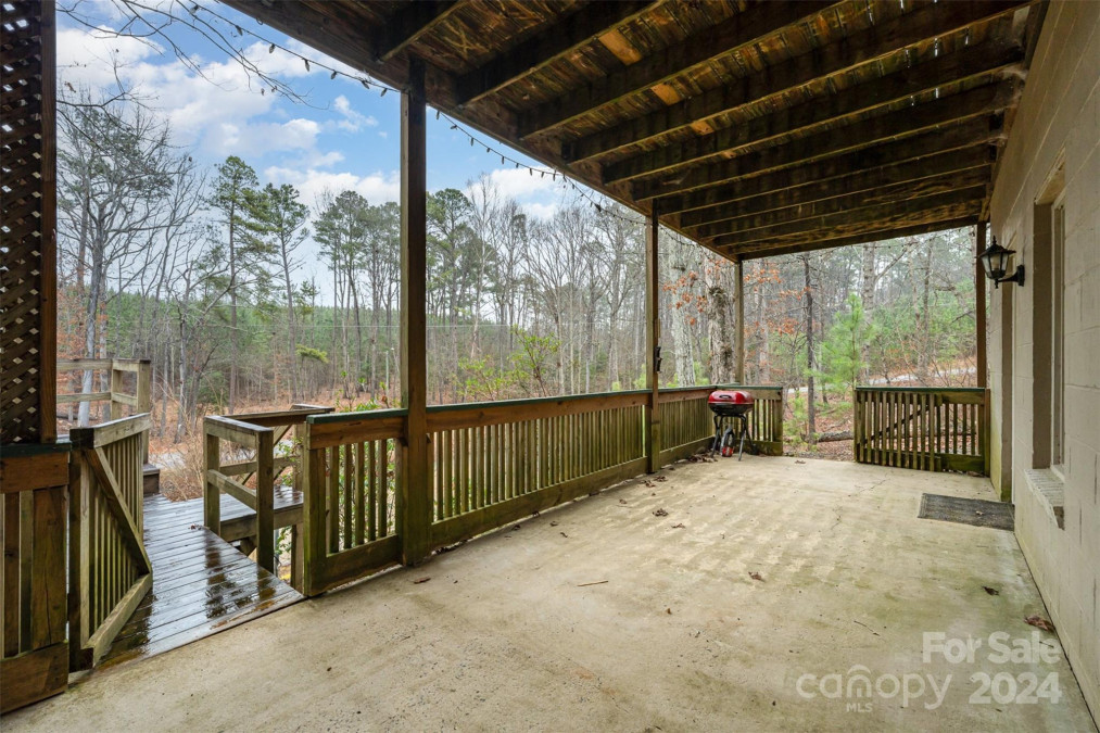 244 Fairway Shores Rd Mount Gilead, NC 27306