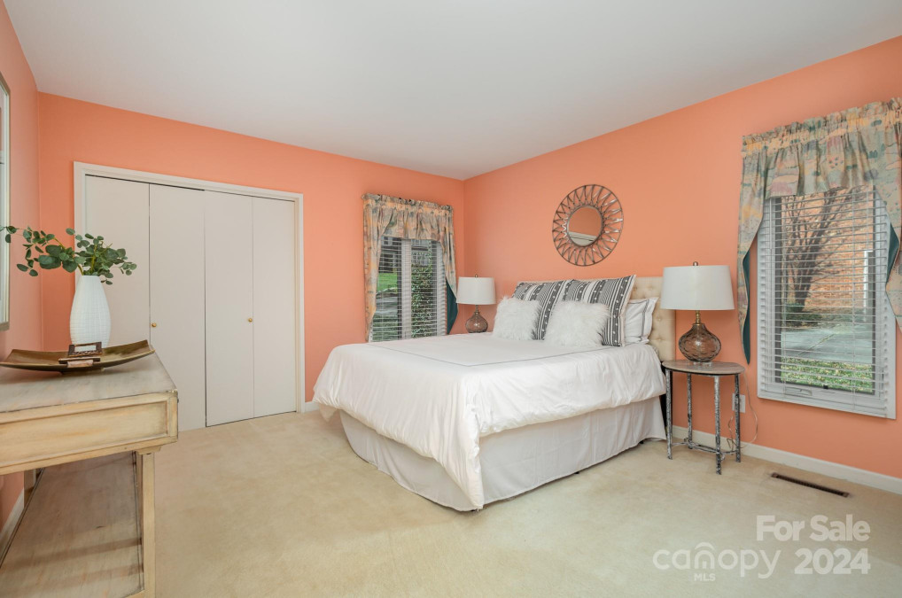 4801 Montibello Dr, Charlotte, NC 28226 MLS 4104620