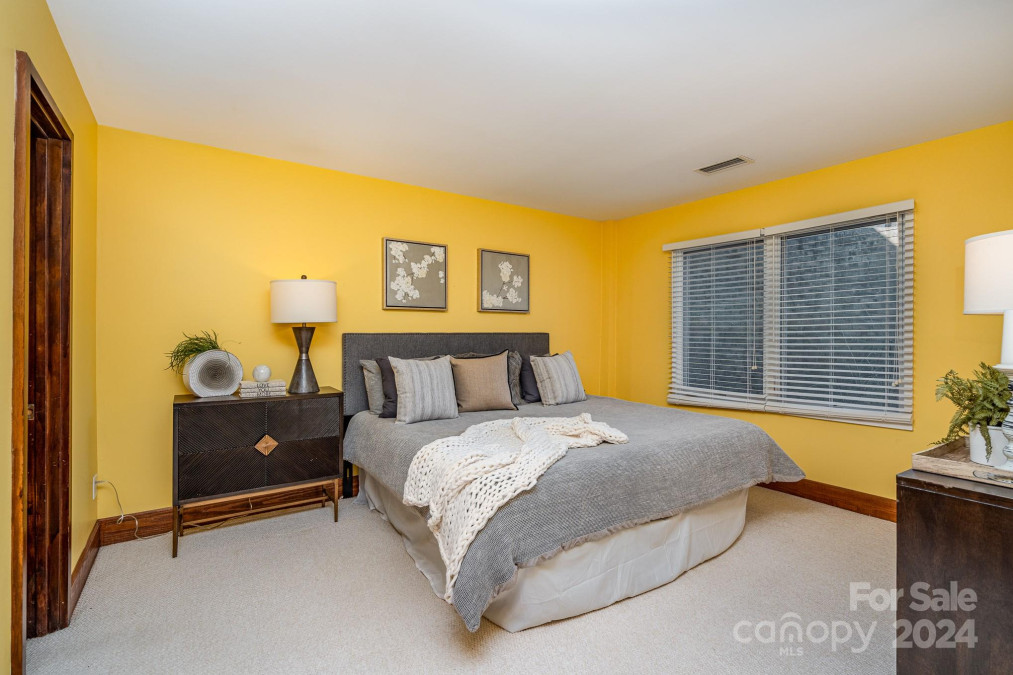 4801 Montibello Dr, Charlotte, NC 28226 MLS 4104620