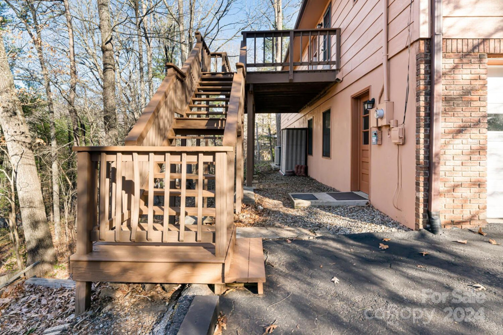 16 Parkview Dr Asheville, NC 28805