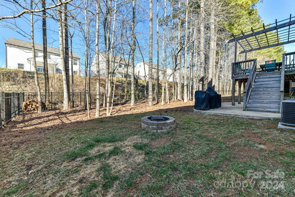 124 Carolinian Dr Statesville, NC 28677