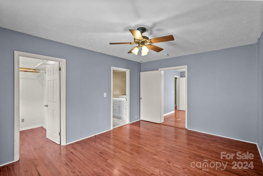 917 Rutledge Annex Hendersonville, NC 28739