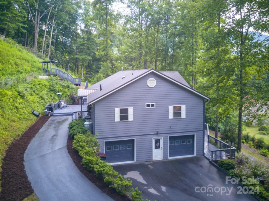 7 Higel Ln Maggie Valley, NC 28751