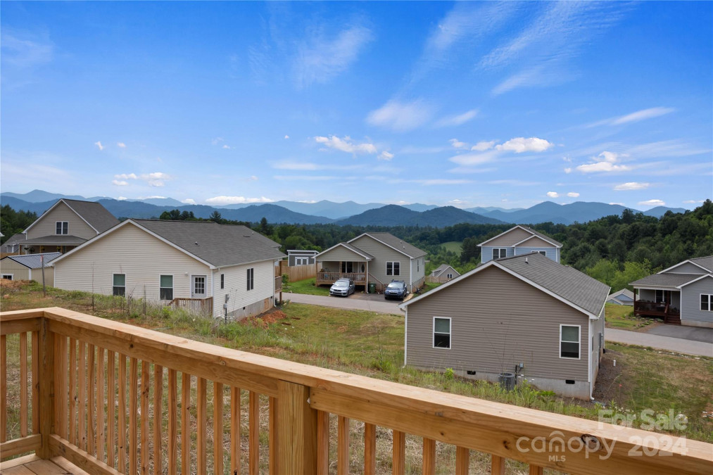 276 Quinn Hill Ln Mars Hill, NC 28754