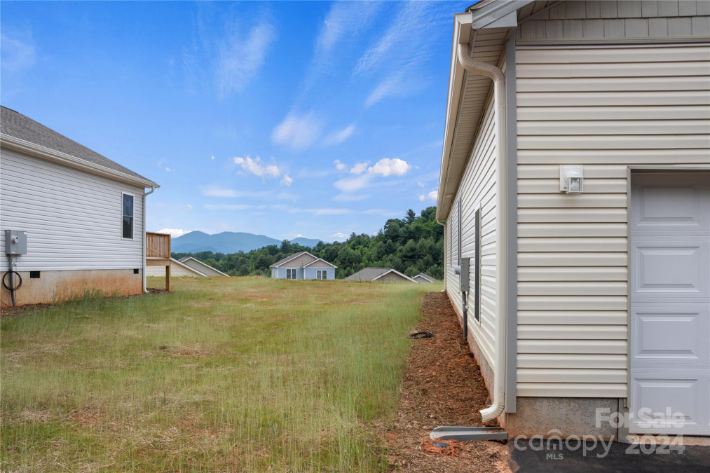 276 Quinn Hill Ln Mars Hill, NC 28754