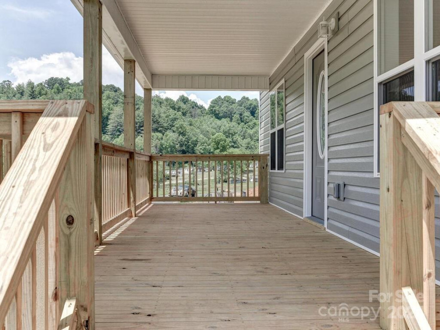 217 Quinn Hill Ln Mars Hill, NC 28754