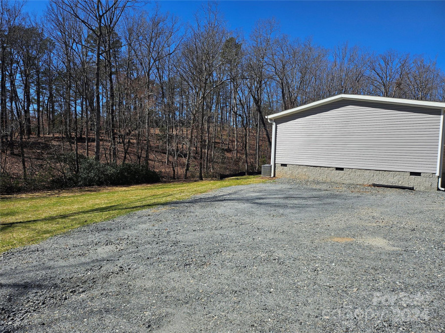 374 Tricycle Hill Ln Tryon, NC 28782