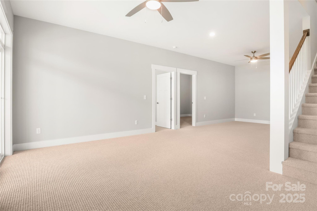 77 Creekside View Dr Asheville, NC 28804