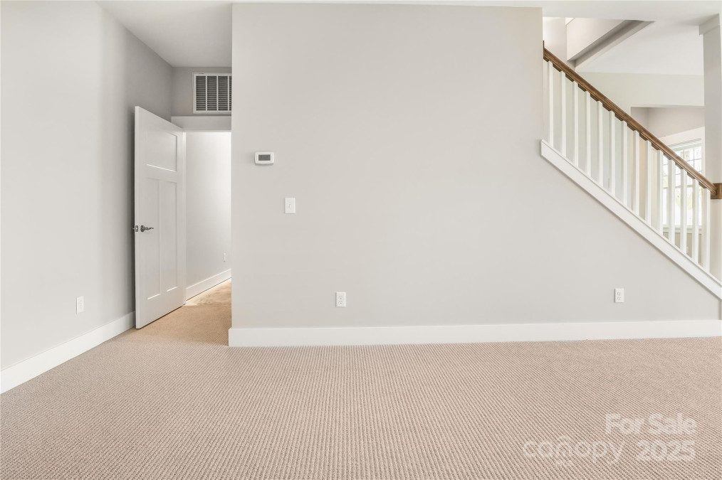 77 Creekside View Dr Asheville, NC 28804