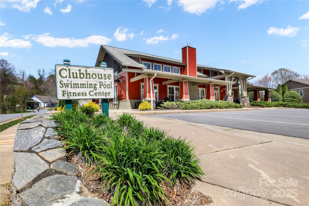 77 Creekside View Dr Asheville, NC 28804
