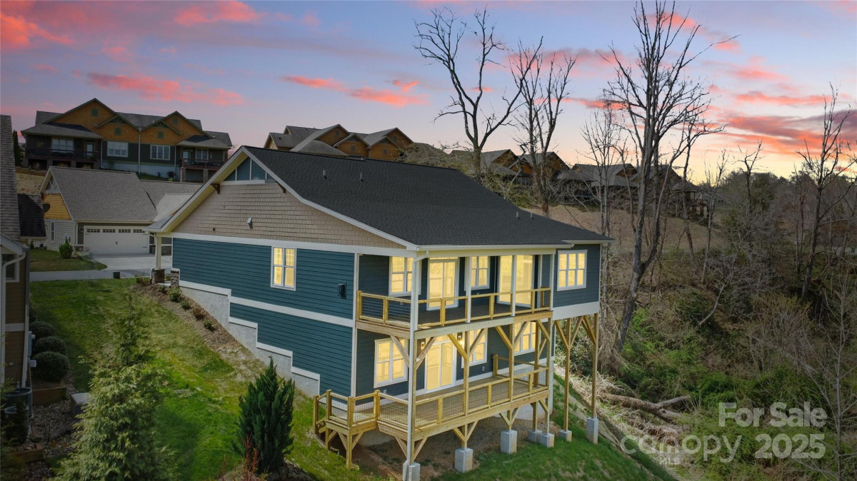 77 Creekside View Dr Asheville, NC 28804