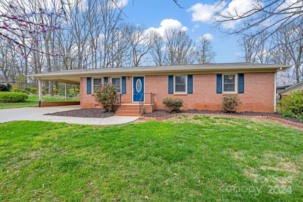 137 Brady Ln Statesville, NC 28625