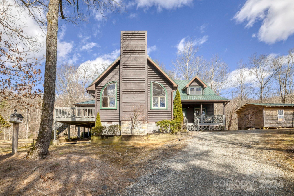 223 Butterfly Hill Rd Lake Toxaway, NC 28747