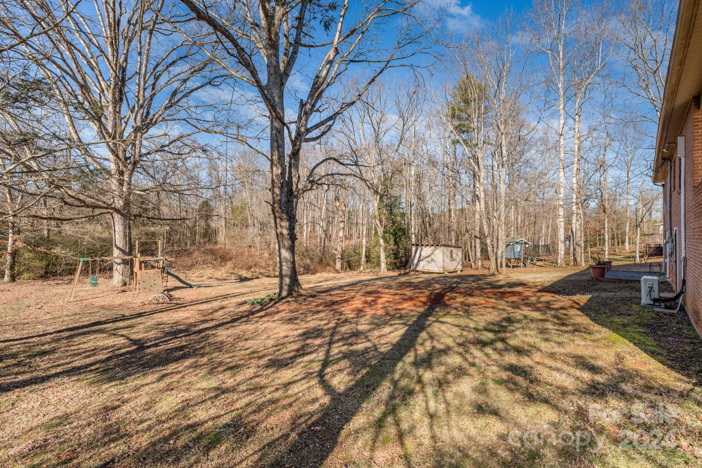 5494 Chestnut Dr Hickory, NC 28602