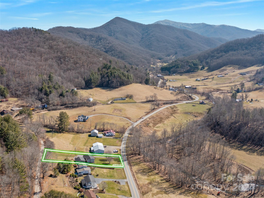 191 Bolens Creek Rd Burnsville, NC 28714