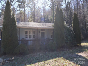 39 Rolling Oaks Dr Asheville, NC 28806