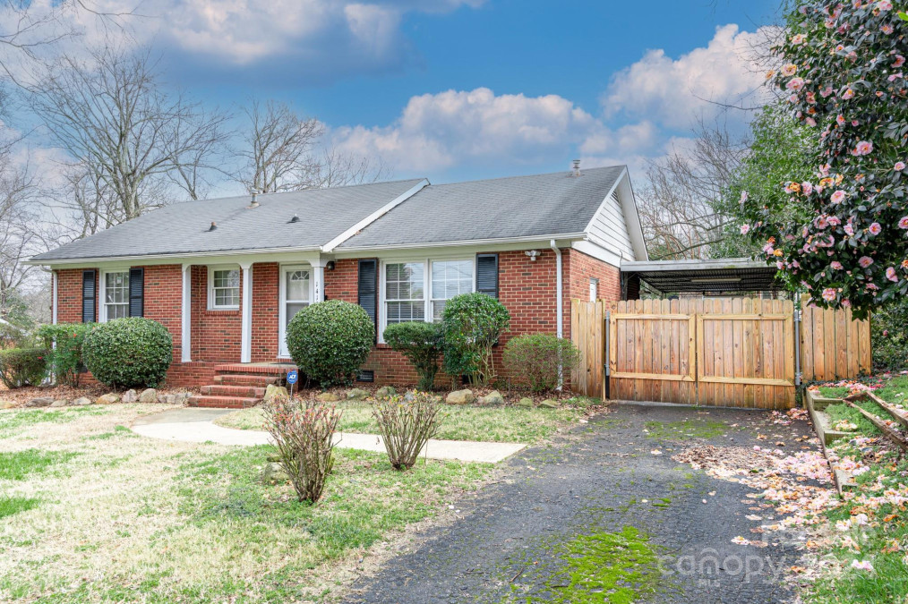 1419 Thriftwood Dr Charlotte, NC 28208