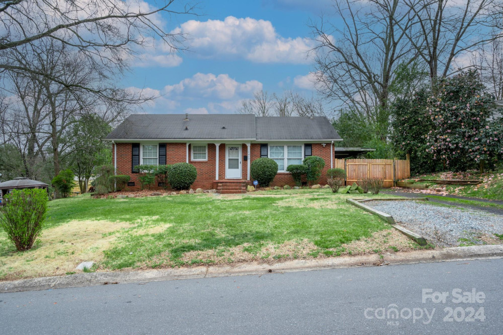 1419 Thriftwood Dr Charlotte, NC 28208