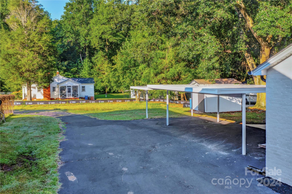 605 Charlotte Ave Mount Holly, NC 28120