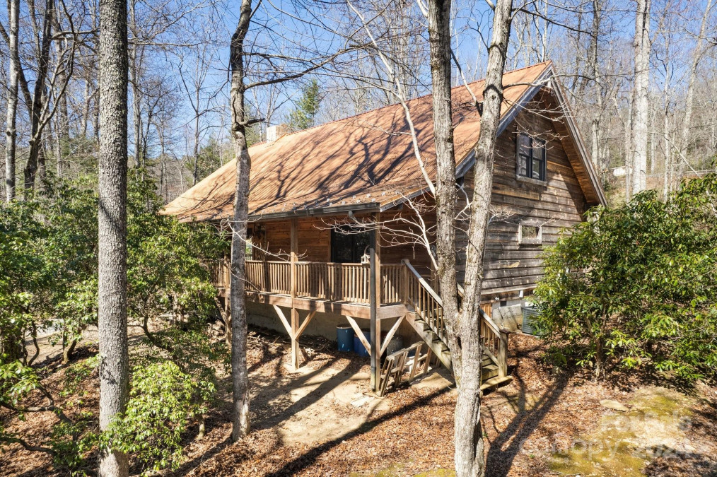 1694 Humpback Mountain Rd Spruce Pine, NC 28777