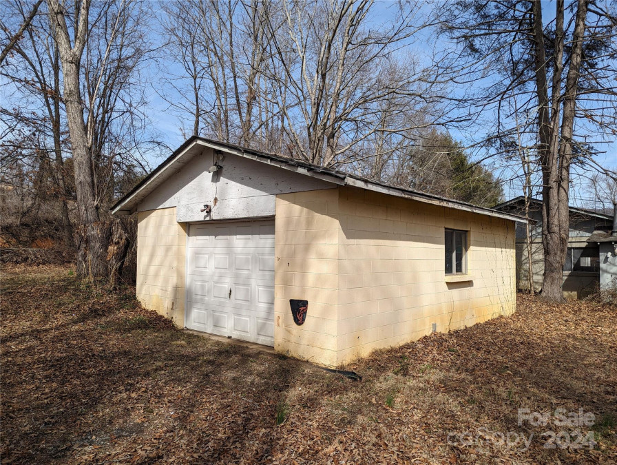 45 Vance Ave Black Mountain, NC 28711