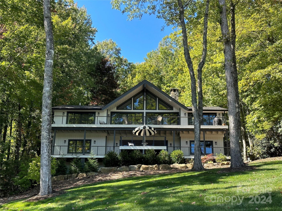 843 North Club Blvd Lake Toxaway, NC 28747