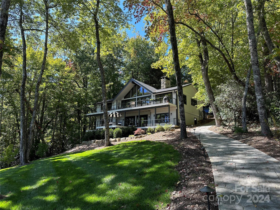 843 North Club Blvd Lake Toxaway, NC 28747