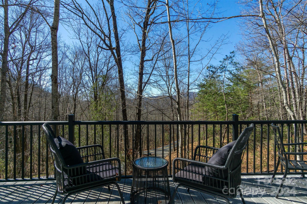 10 Rocky Glen Trl Black Mountain, NC 28711