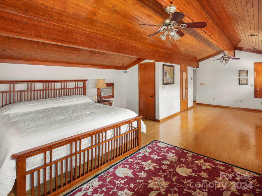 209 Rocky Knob Rd Waynesville, NC 28786