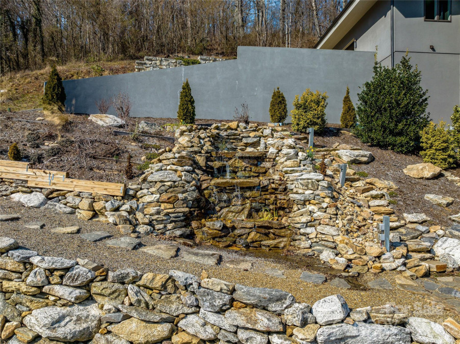 34 Grovepoint Way Asheville, NC 28804