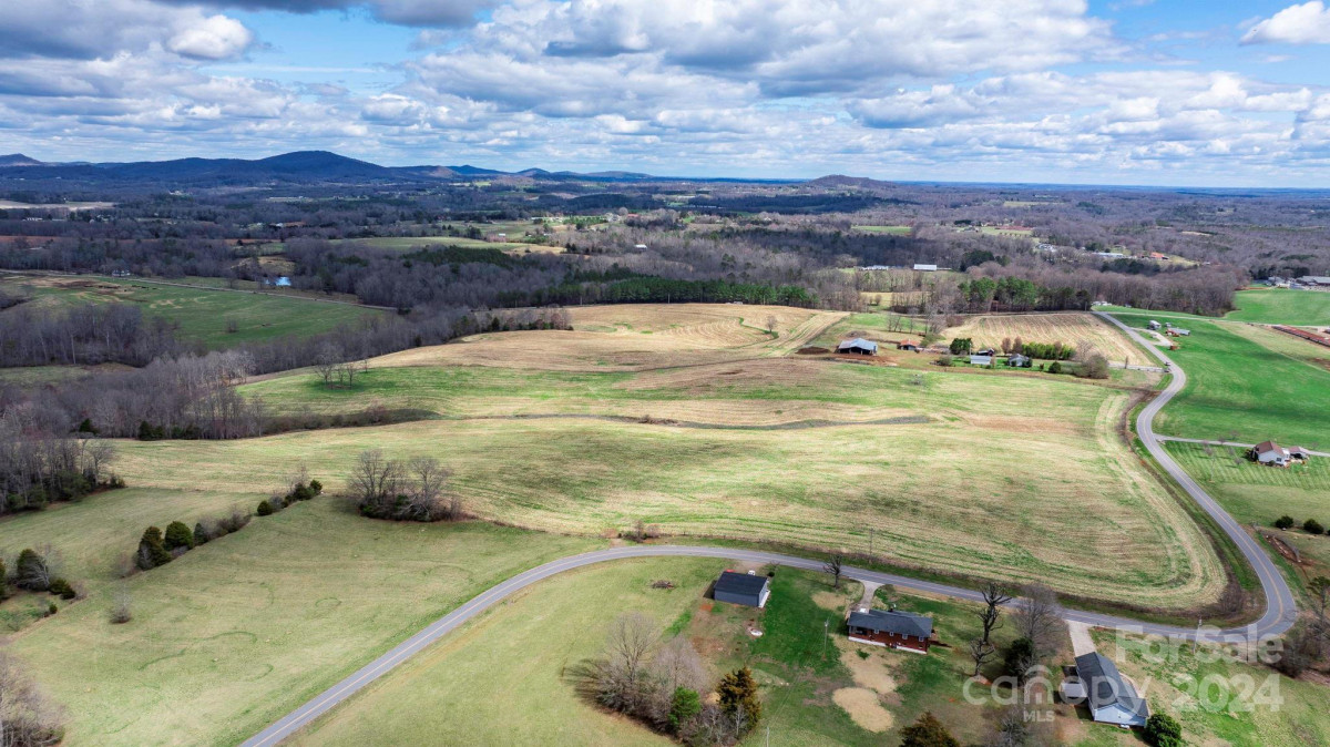 200 Keever Ln Hiddenite, NC 28636