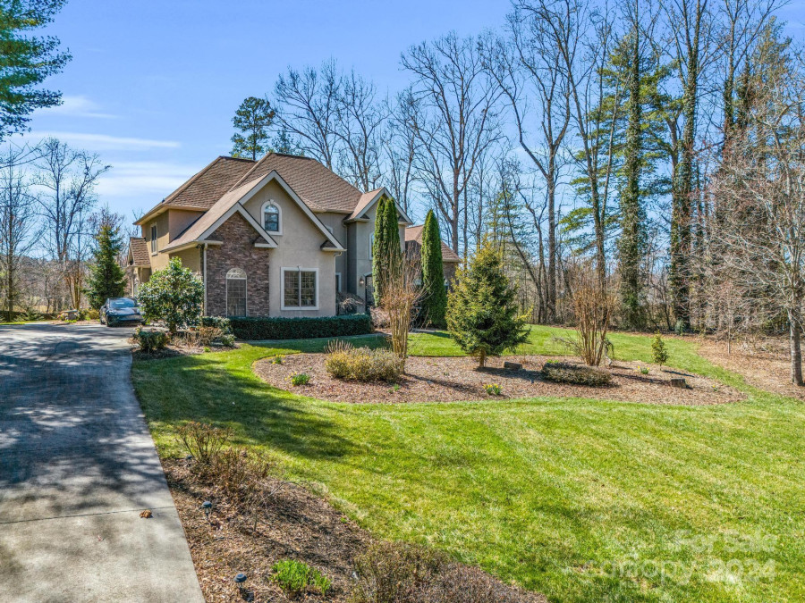 84 Bloomingdale Dr Fletcher, NC 28732