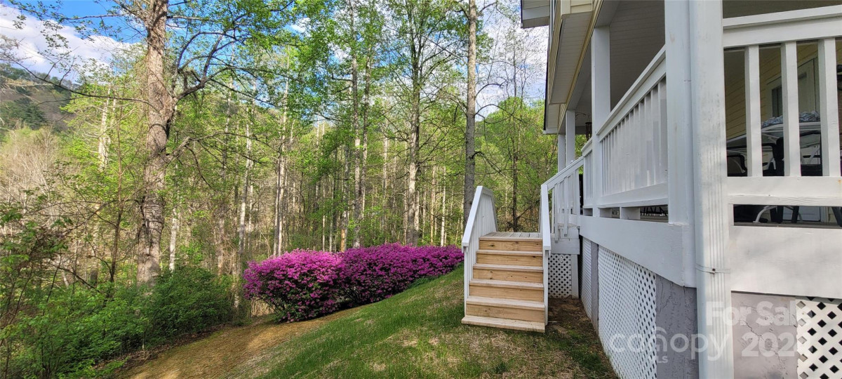 28 Big Rock Rd Pisgah Forest, NC 28768