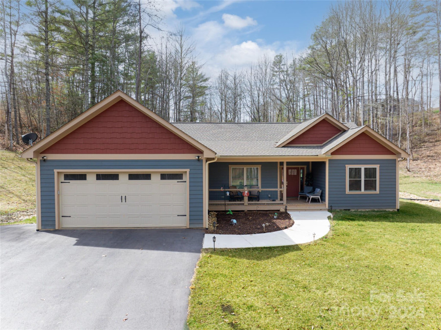 15 Moss Rd Weaverville, NC 28787