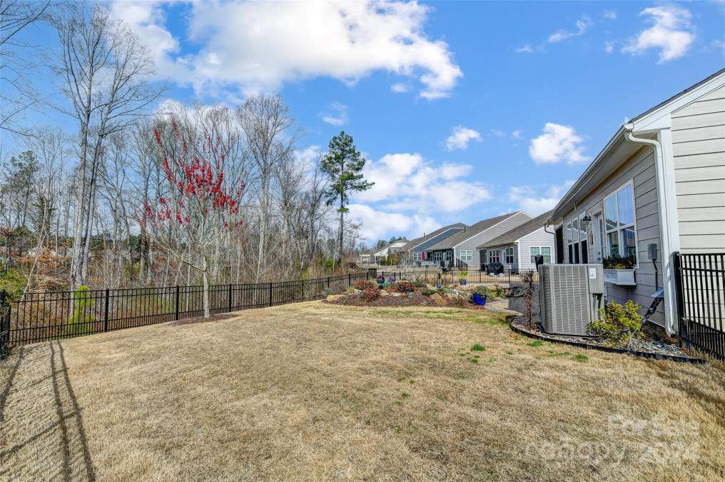 305 Picasso Trl Mount Holly, NC 28120