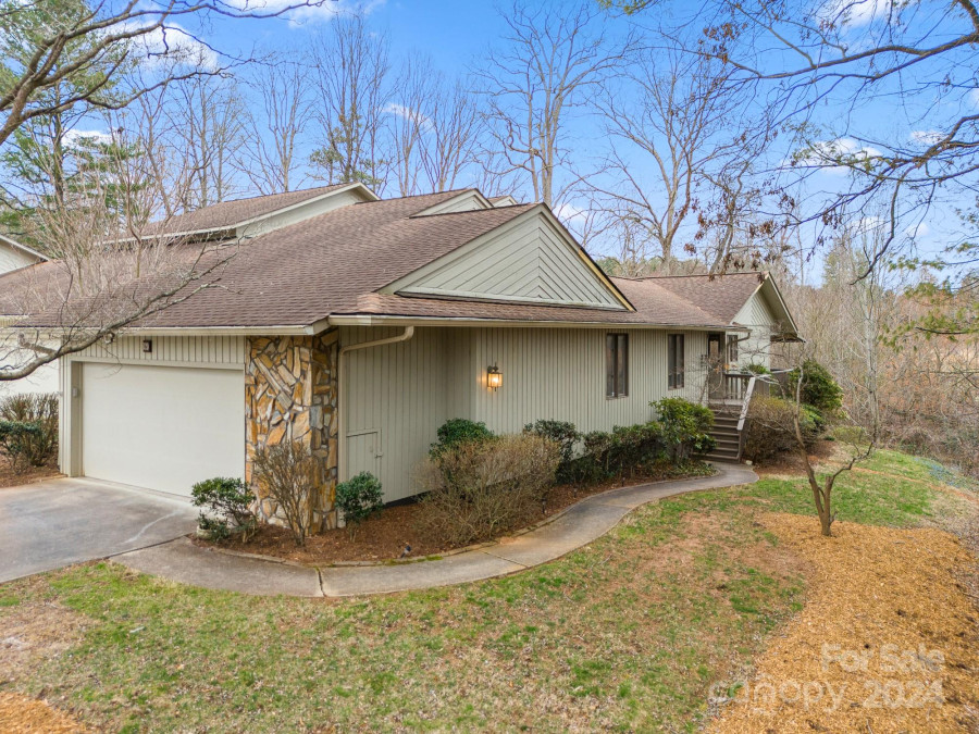 120 Clubwood Ct Asheville, NC 28803