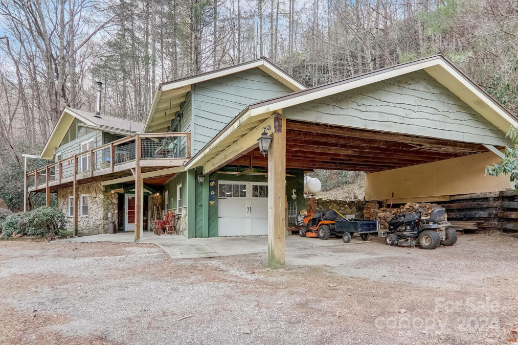 13884 Cruso Rd Canton, NC 28716