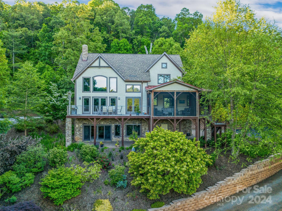 28 Garland Dr Asheville, NC 28804