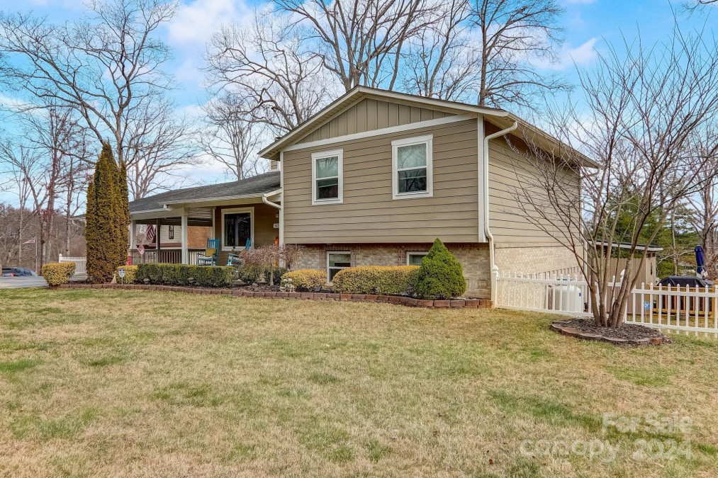 409 Bradshaw Ave Hendersonville, NC 28792