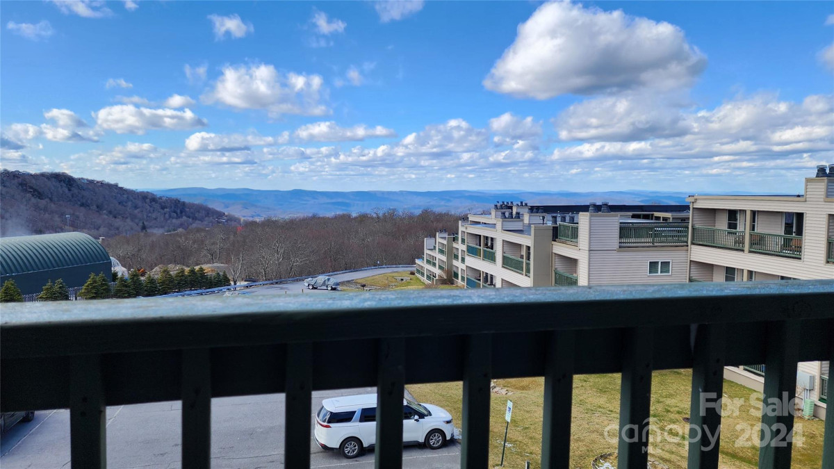 301 Pinnacle Inn Rd Beech Mountain, NC 28604