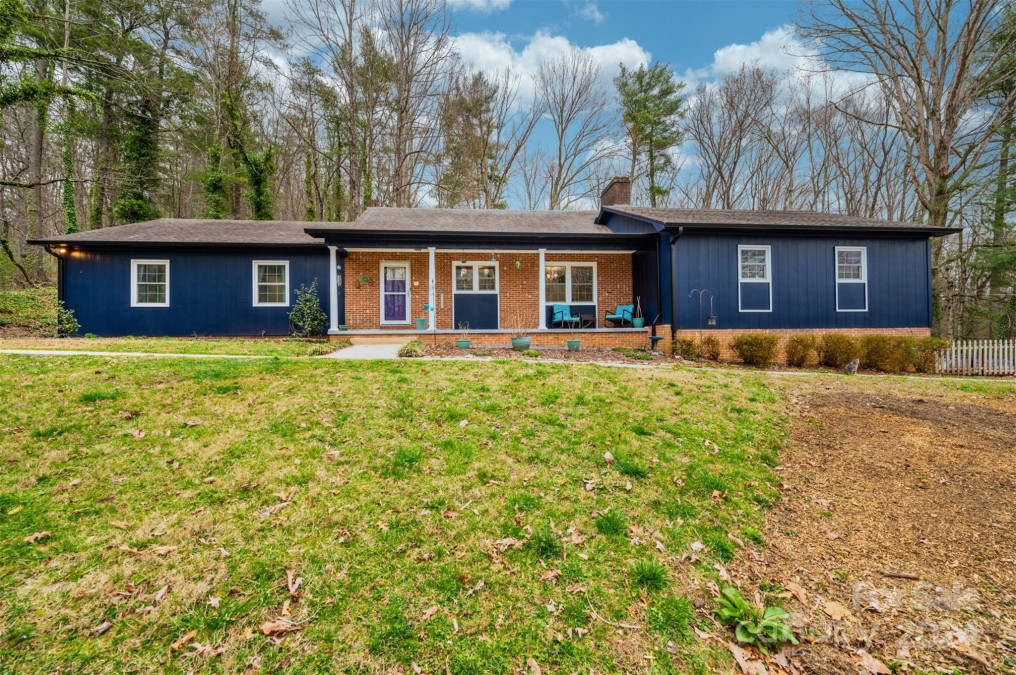 216 Eastwood Park Dr Lenoir, NC 28645