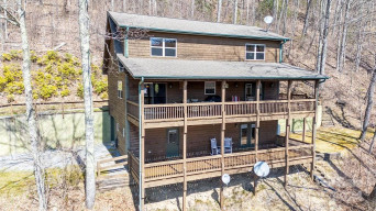 601 Parkway Dr Maggie Valley, NC 28751