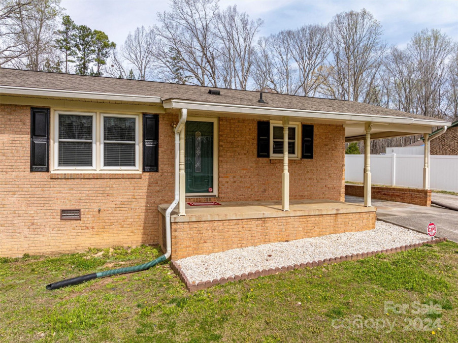 228 Shadowbrook Rd Mount Holly, NC 28120