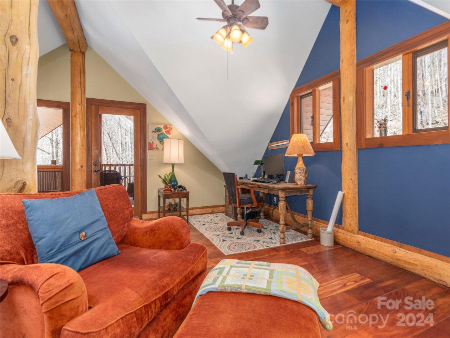 2 Whispering Rock Ln Asheville, NC 28803