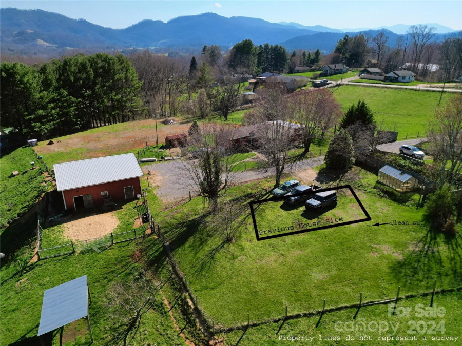 78 Hardin Ln Clyde, NC 28721