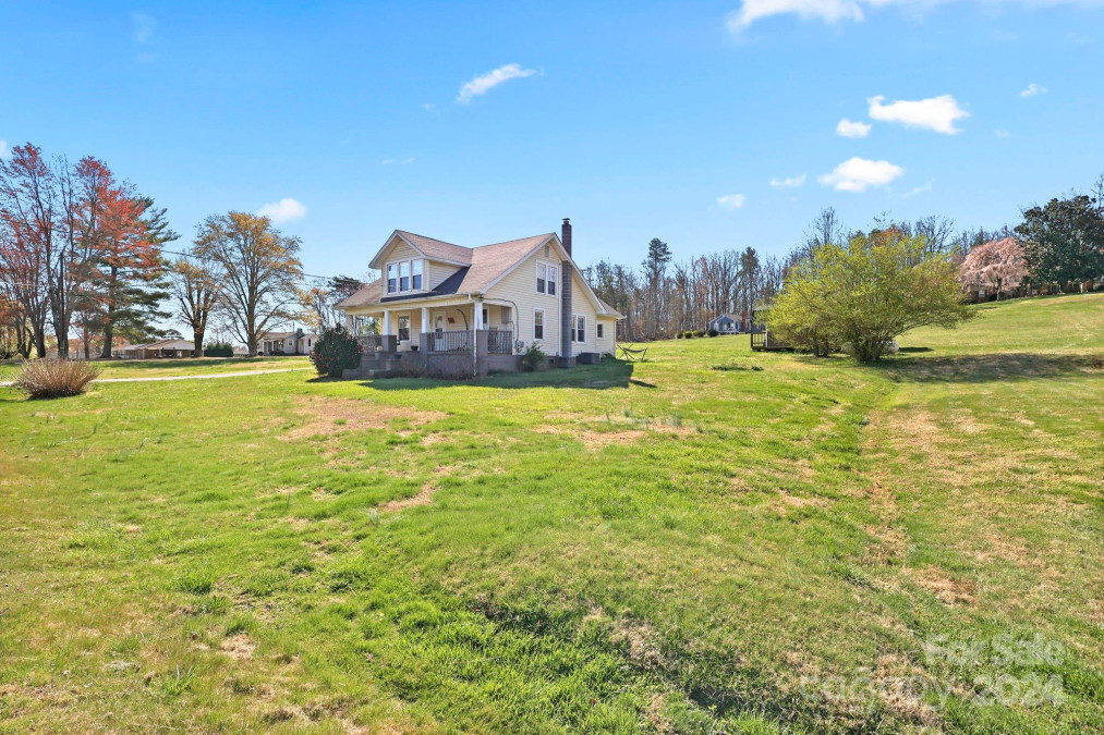 1555 Fairway Acres Rd Lenoir, NC 28645