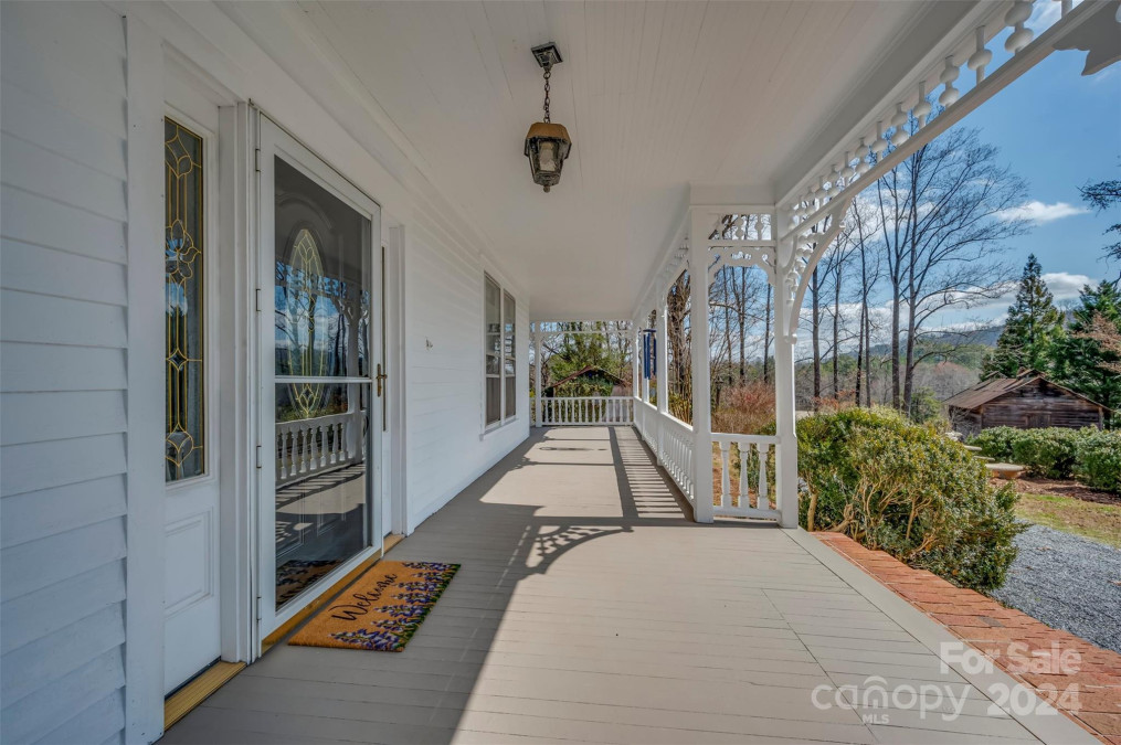 1111 Bills Creek Rd Lake Lure, NC 28746