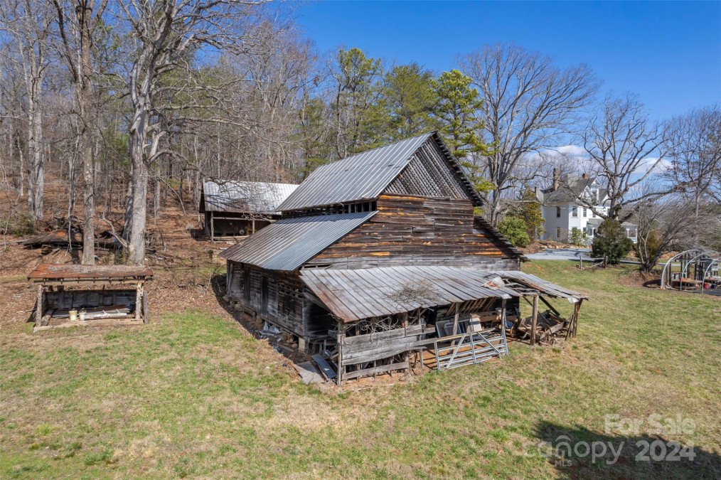 1111 Bills Creek Rd Lake Lure, NC 28746