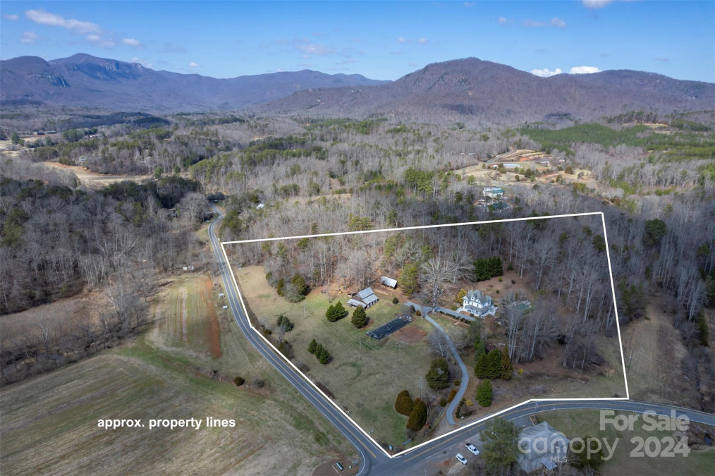 1111 Bills Creek Rd Lake Lure, NC 28746