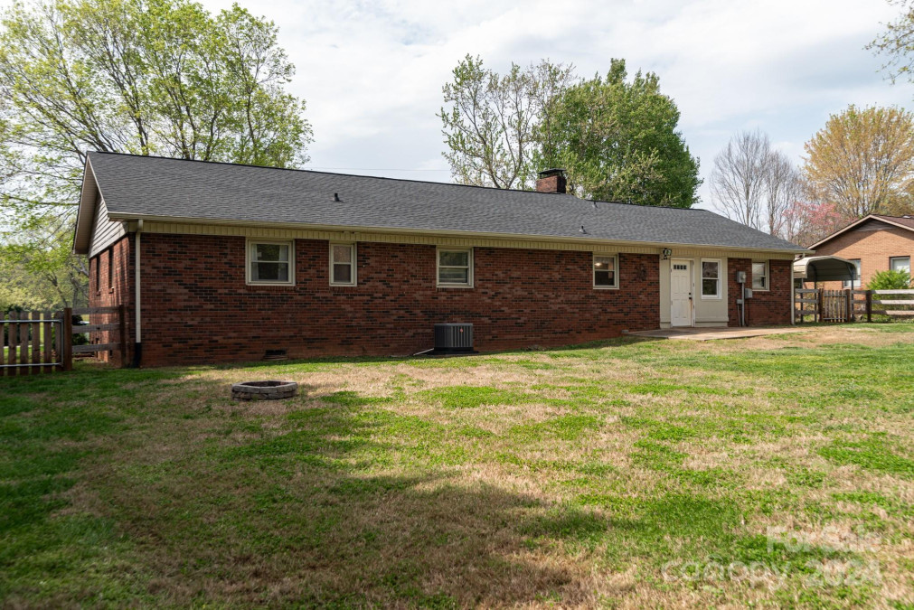 108 Dunlap Loop Statesville, NC 28625